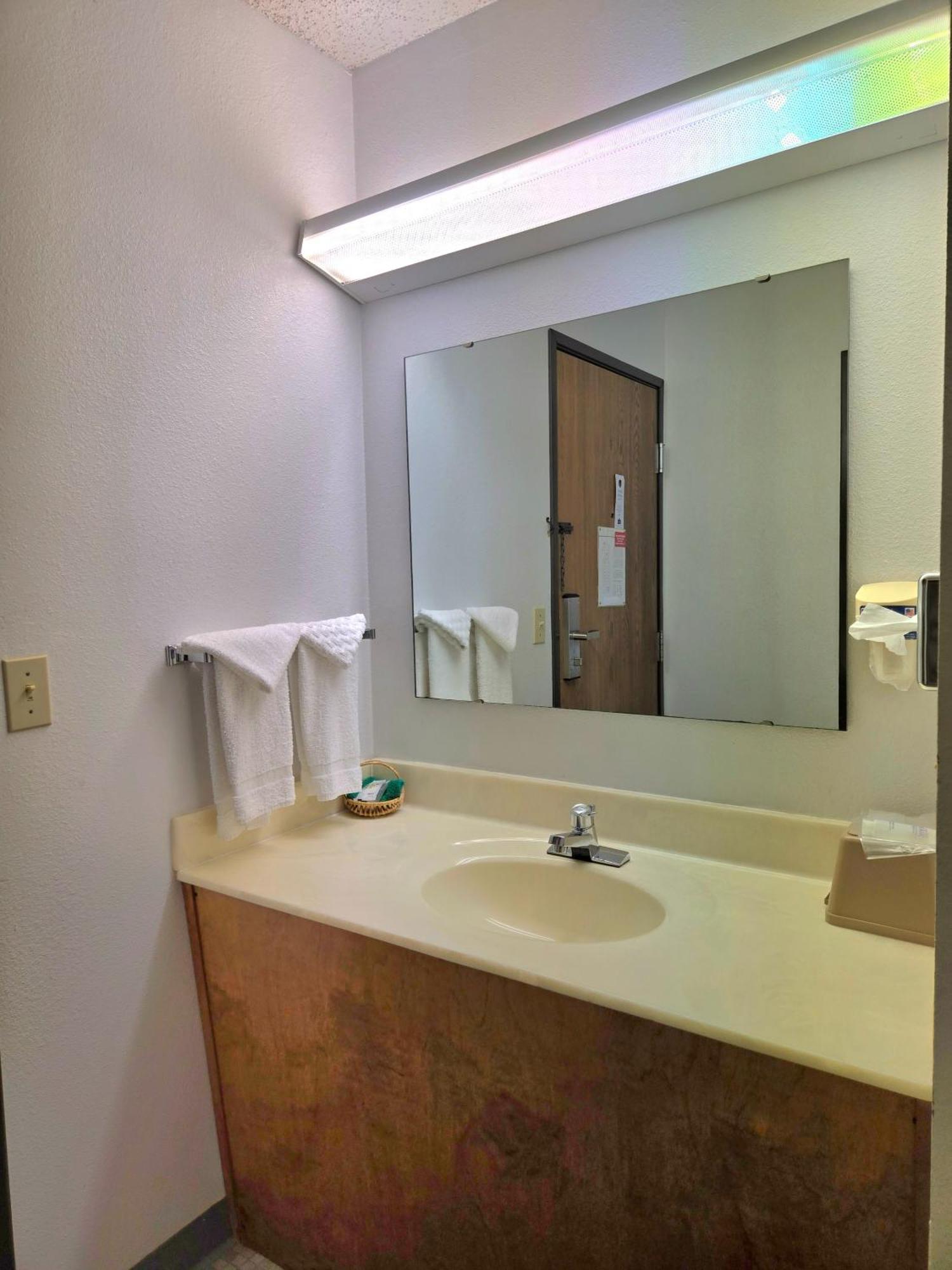American Inn Ozark Екстериор снимка