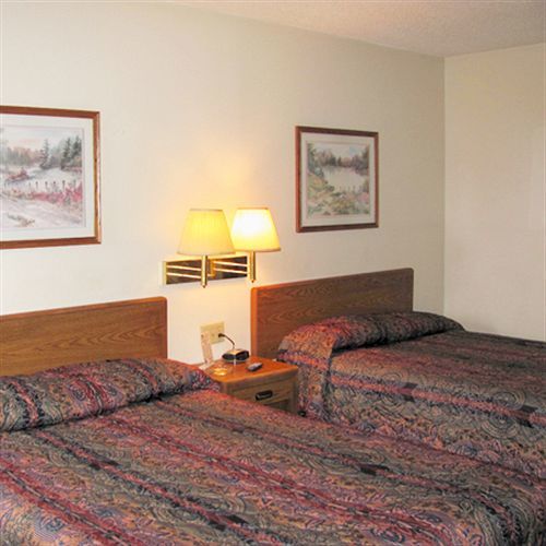 American Inn Ozark Стая снимка