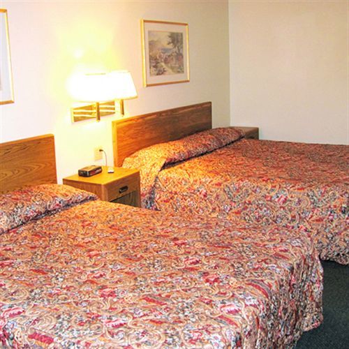 American Inn Ozark Стая снимка